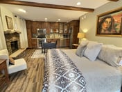 Stylish Studio - 301