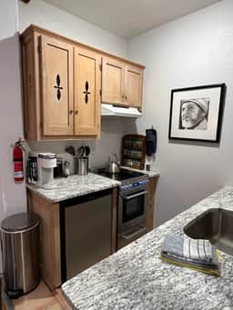 Liftside Modern Studio - 403