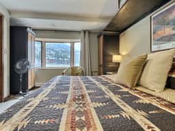 Smaller Stylish Studio - 302