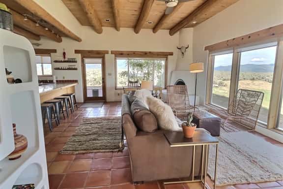 Casita Blanca - Image 1