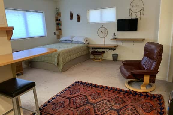 Hiker's Studio - 202 - Image 1