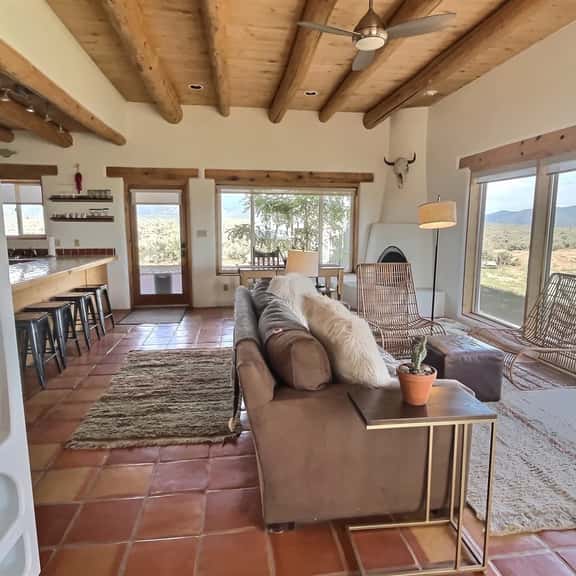 Casita Blanca - Image 1
