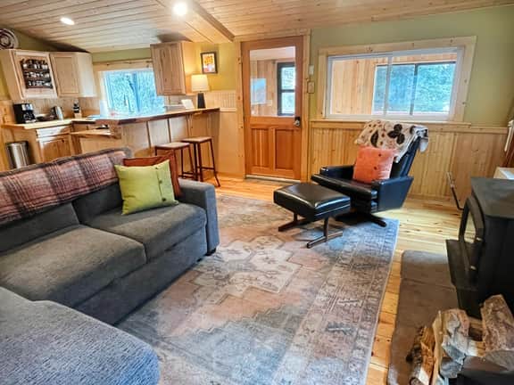 Amizette Cabin