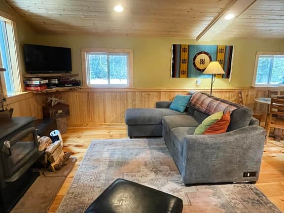 Amizette Cabin
