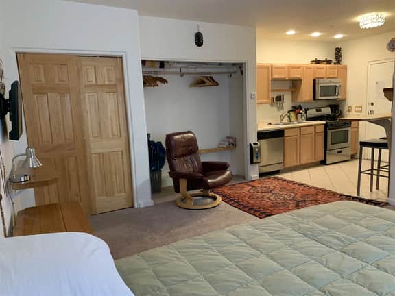 Hiker's Studio - 202