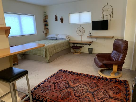 Hiker's Studio - 202