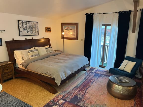 Liftside Modern Studio - 403