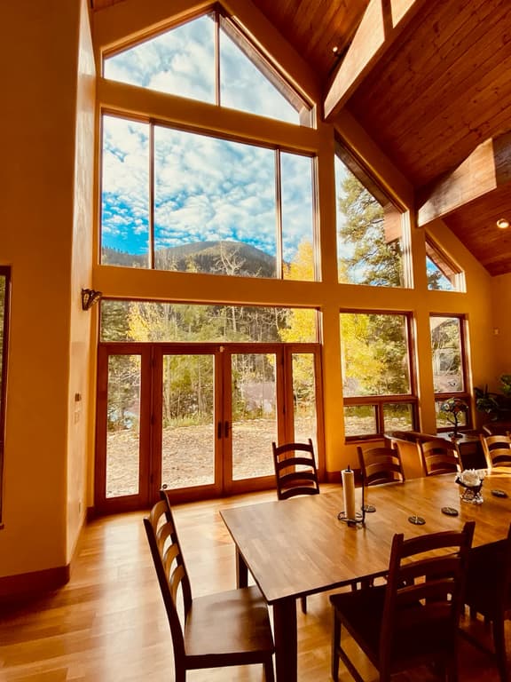 Lorelei’s Black Diamond Lodge