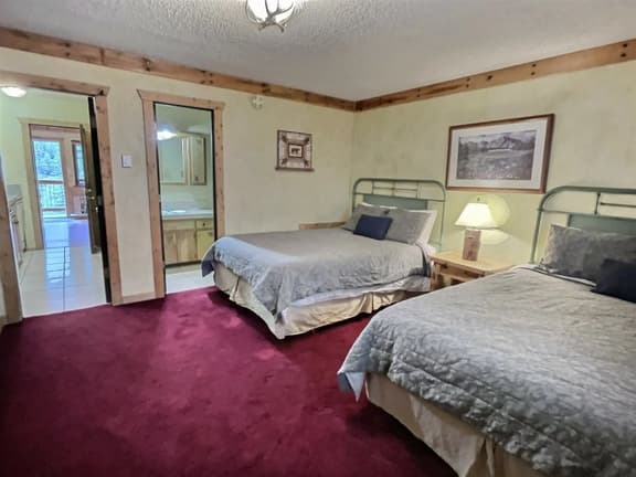 Ski Lodge Getaway - Aspen 2