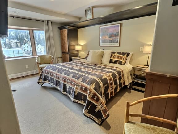 Smaller Stylish Studio - 302